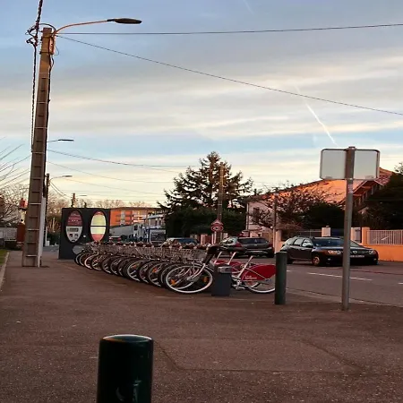 Appartement Minimes - Metro 5 Min - Parking Prive - Entree Autonome
